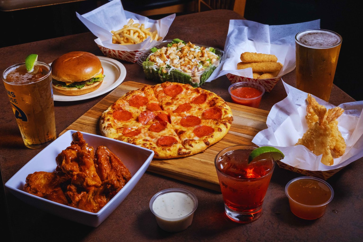 Del Rio Lanes | Bowling, Squeezy's Pizza & Events in Downey, CA